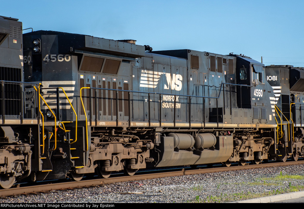 NS 4560 trails on 28C